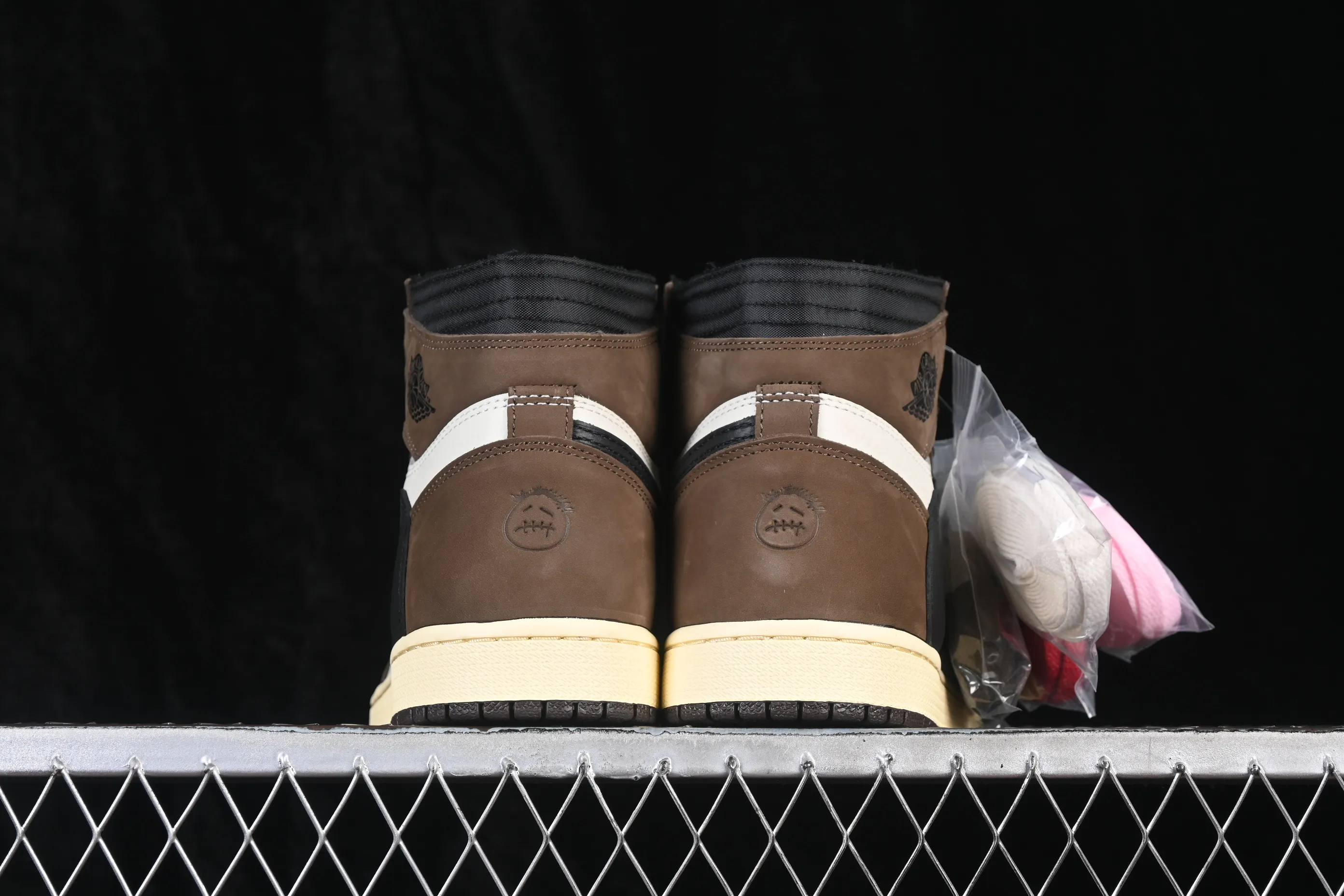 All Categories Air Jordan Jordan Series Basketball Shoes Air Jordan 1 High Travis Scott x Air Jordan 1 High OG AJ1 Reverse Hook Limited Edition CD4487-100